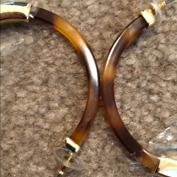 Earrings - Picture 6 of 7